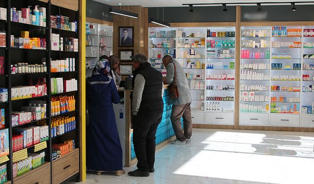 Kütahya’da eczanelerde Ramazan’da saat değişti