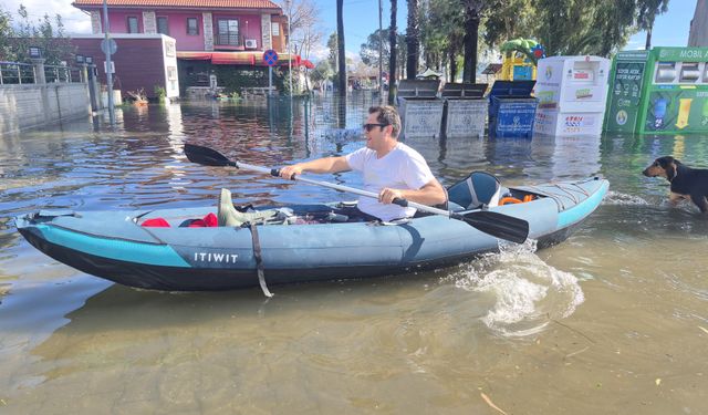 Manisa’da taşkın sonucu çiftliklerde mahsur kalan hayvanlar kurtarıldı