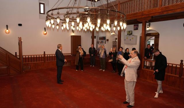 Uluslararası basın Duraklı Camii’nde buluştu