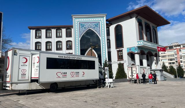 Kütahya’da Kızılay Tırı yeni yerinde hizmet veriyor