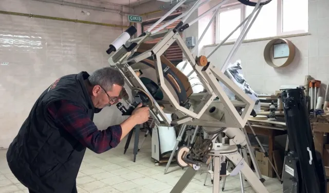 Emekli öğretmen 20 yıldır teleskop üretiyor