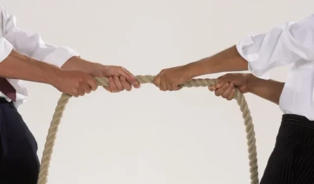 Gizli rekabet fark etmeden yarışıyor muyuz?