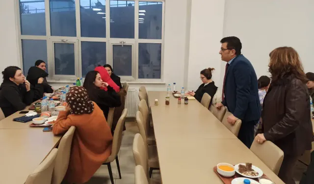 Kütahya Dumlupınar yurdunda öğrencilerle ramazan iftarı gerçekleşti