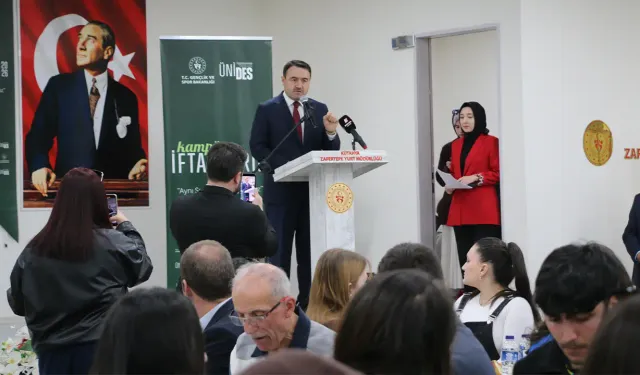 Kütahya Valisi Işın Kampüs iftarında gençlerle buluştu