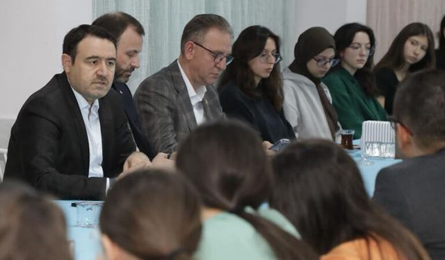 Kütahya Valisi Işın, öğrencilerle buluştu soruları cevapladı