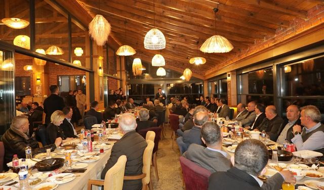 Kütahya Valisi Işın, Simav’da oda başkanlarıyla buluştu