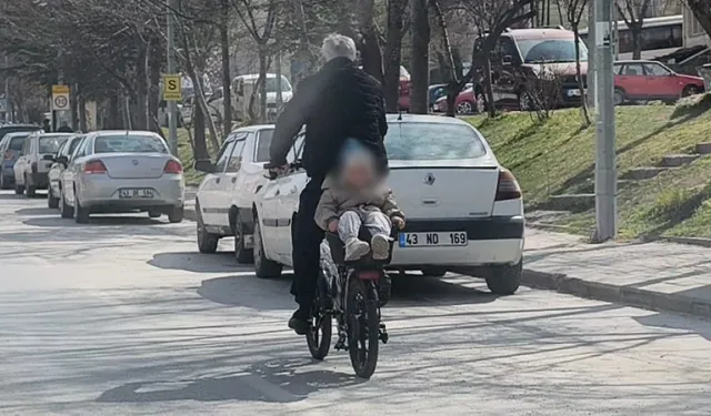 Kütahya’da dede ve torunun tehlikeli bisiklet yolculuğu