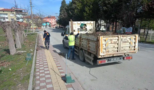 Kütahya’da mahallelerde temizlik çalışmaları sürüyor