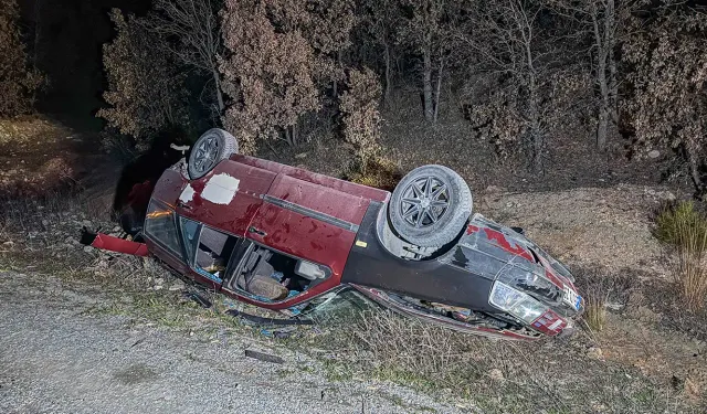 Uşak’ta iki otomobil çarpıştı: 5 kişi yaralandı