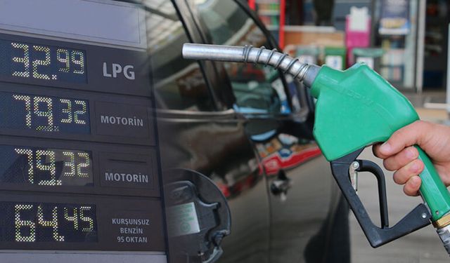 Akaryakıta çifte zam geliyor