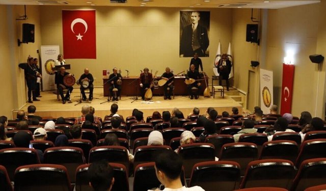 "Anadolu’nun Sesi" Kütahya Dpü’de sahne aldı