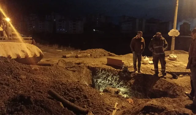 Kütahya Belediyesi suyu tamir ederken, elektriğin kesilmesine neden oldu