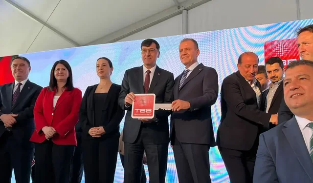 Kütahya Belediyesi'ne TBB’den araç desteği