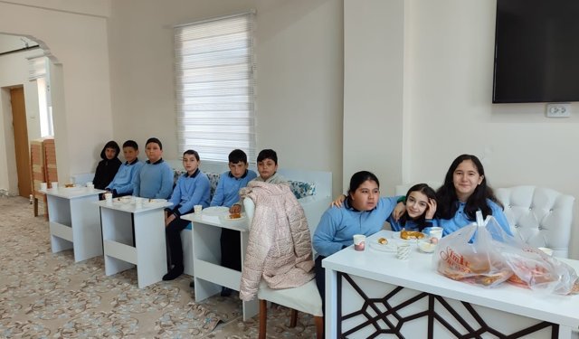 Kütahya Çavdarhisarda öğrencilerle kahvaltı programı düzenlendi
