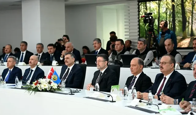 Kütahya Valisi Işın orman yangını toplantısına katıldı