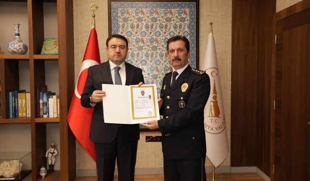 Kütahya Valisi Musa Işın, polislerle bir araya geldi
