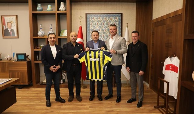 Kütahya Valisi Musa Işın, Sadettin Saran ve Fenerbahçe heyetini kabul etti