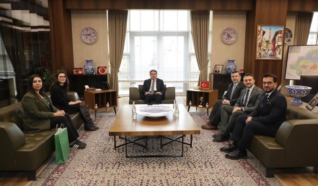 Kütahya Valisi Musa Işın, Yeşilay heyetini kabul etti