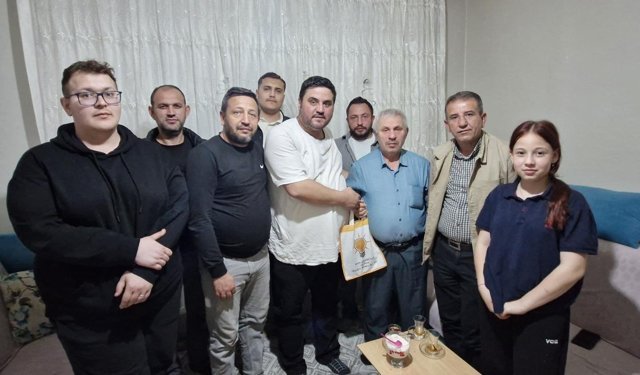 AK Parti teşkilatından Yunusemre Mahallesi'ne hane ziyareti