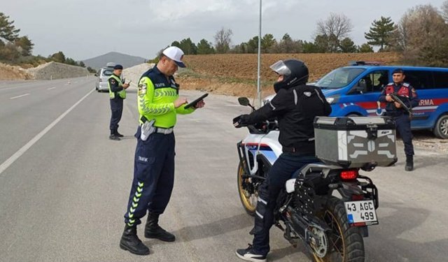 Kütahya’da jandarmadan motosiklet denetimi