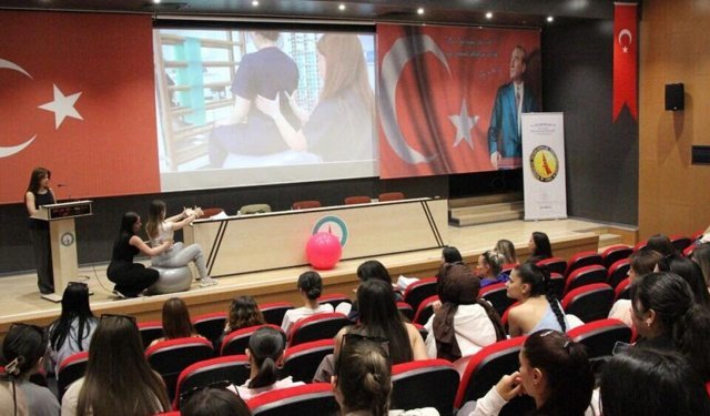 Kütahya'da kadın sporculara pelvik taban eğitimi