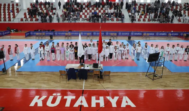 Kütahya’da minikler 23 Nisan’da tatamide buluştu