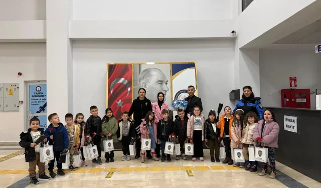 Kütahya’da minikler Müdür Elbir’i ziyaret etti