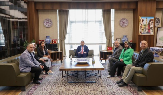 Kütahya Valisi Işın, Türk Hava Kurumu heyetini kabul etti