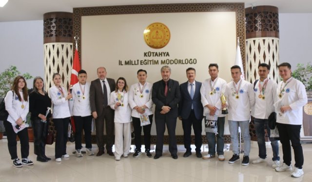 Kütahyalı öğrencilerden 9 altın madalyalı başarı