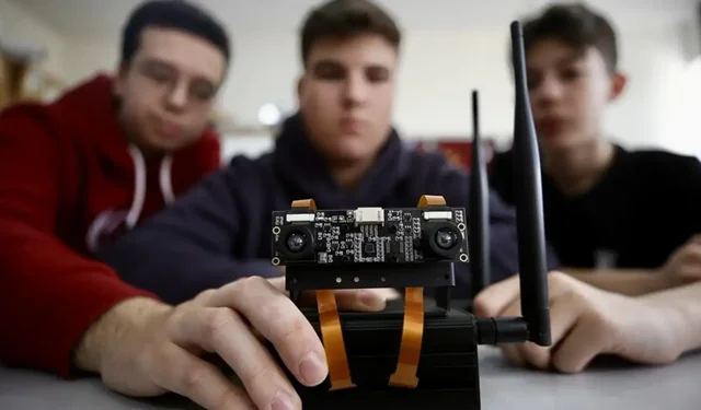 Liselilerin görme engelliler için geliştirdiği robot ödül aldı