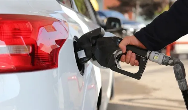 Petrol geriliyor, pompada fiyat neden değişmiyor?
