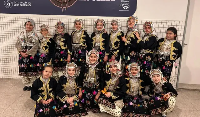 Kütahya Belediyespor halk oyunlarında üçüncü oldu