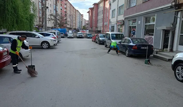 Kütahya Lala Hüseyin Paşa Mahallesi’nde temizlik çalışması