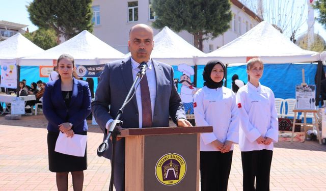 Kütahya Tavşanlı’da Mesleki Eğitim Fuarına yoğun ilgi