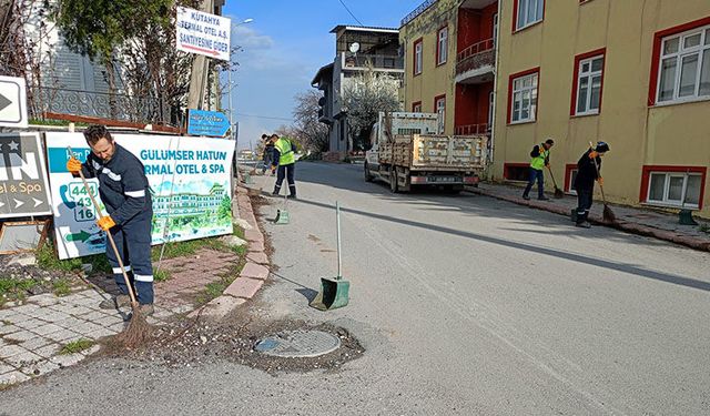 Kütahya Yoncalı Mahallesi’nde temizlik yapıldı