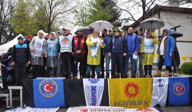Kütahya’da 1 Mayıs kutlandı, halaylar çekildi