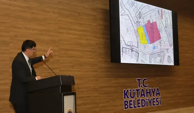 Kütahya’da Başkan Kahveci pazarcı esnafıyla istişare toplantısı yaptı
