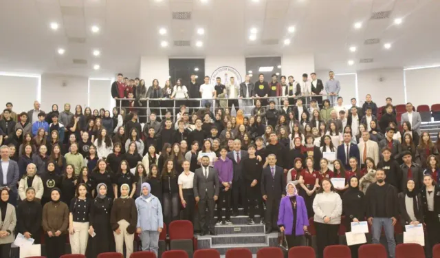Kütahya’da "Safahat Okumaları" il finali yapıldı