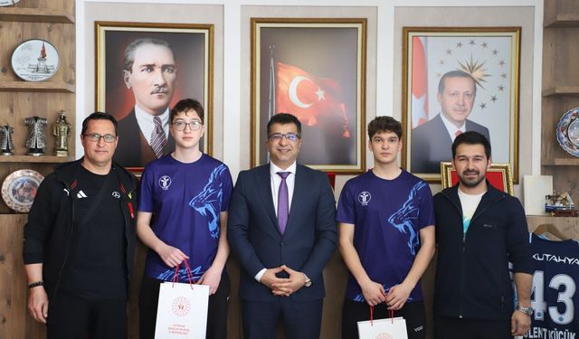 Kütahyalı badmintonculardan Türkiye ikinciliği