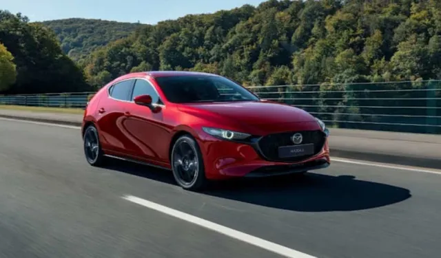 Mazda elektrikli araç hedefini erteledi