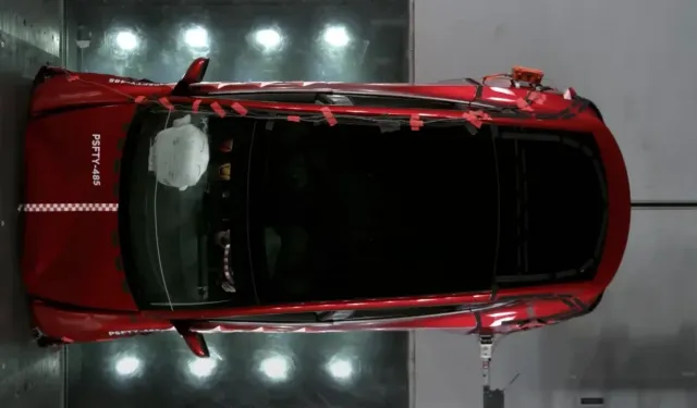 Tesla Vision hava yastıklarını 70 ms erken açıyor güncellemesi