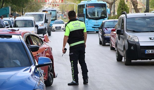 Trafikte yeni dönem: "Yol kabadayılığı"na rekor ceza