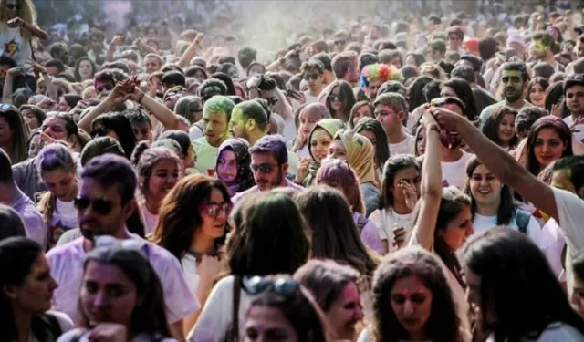 Türkiye’de genç nüfus oranı yüzde 14,8 oldu