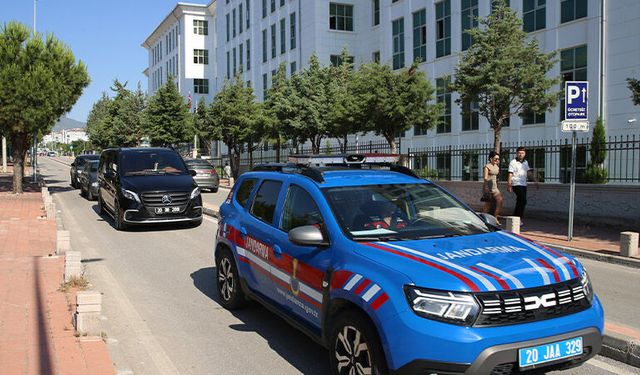 Denizli'de uyuşturucu operasyonu: 12 avukat gözaltına alındı