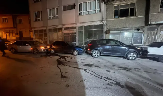 Kütahya’da 4 aracın karıştığı zincirleme trafik kazası