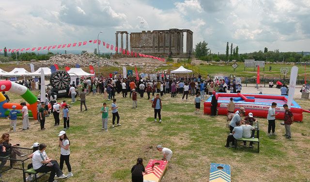 Kütahya’da Aizanoi Antik Kenti’nde spor festivali yapıldı