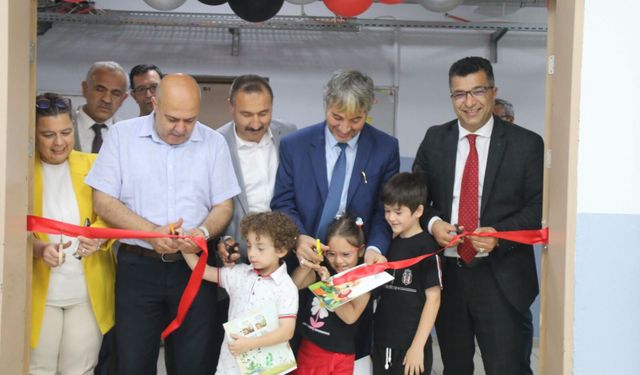 Kütahya'da dereceye giren okula masa tenisi ekipmanları hediye edildi