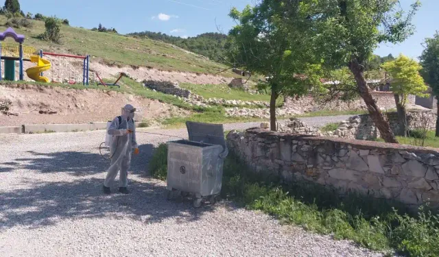 Kütahya’da ilaçlama ve temizlik çalışmaları sürüyor