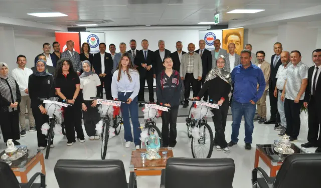 Kütahya’da kitap okumada öğrenciler ödüllendirildi