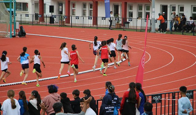 Kütahya’da U-14 atletizm şampiyonası başladı